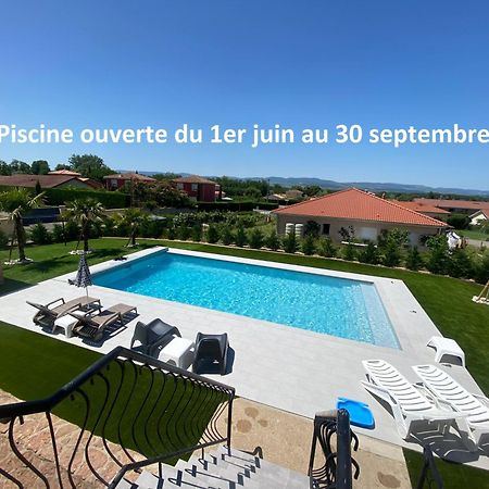 Studio Chez L'Habitant Avec Piscine Commune Grieges المظهر الخارجي الصورة