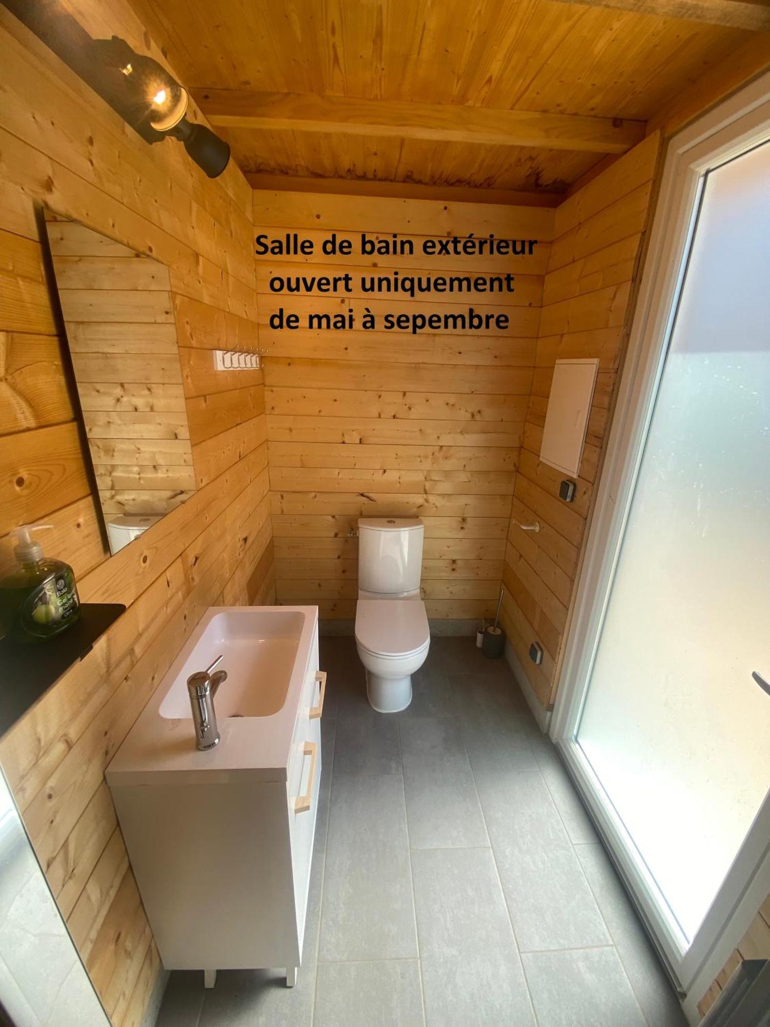 Studio Chez L'Habitant Avec Piscine Commune Grieges المظهر الخارجي الصورة